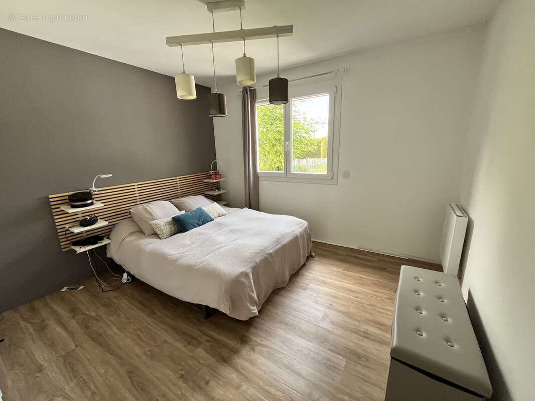 Maison à SAINT-GENEST-LERPT