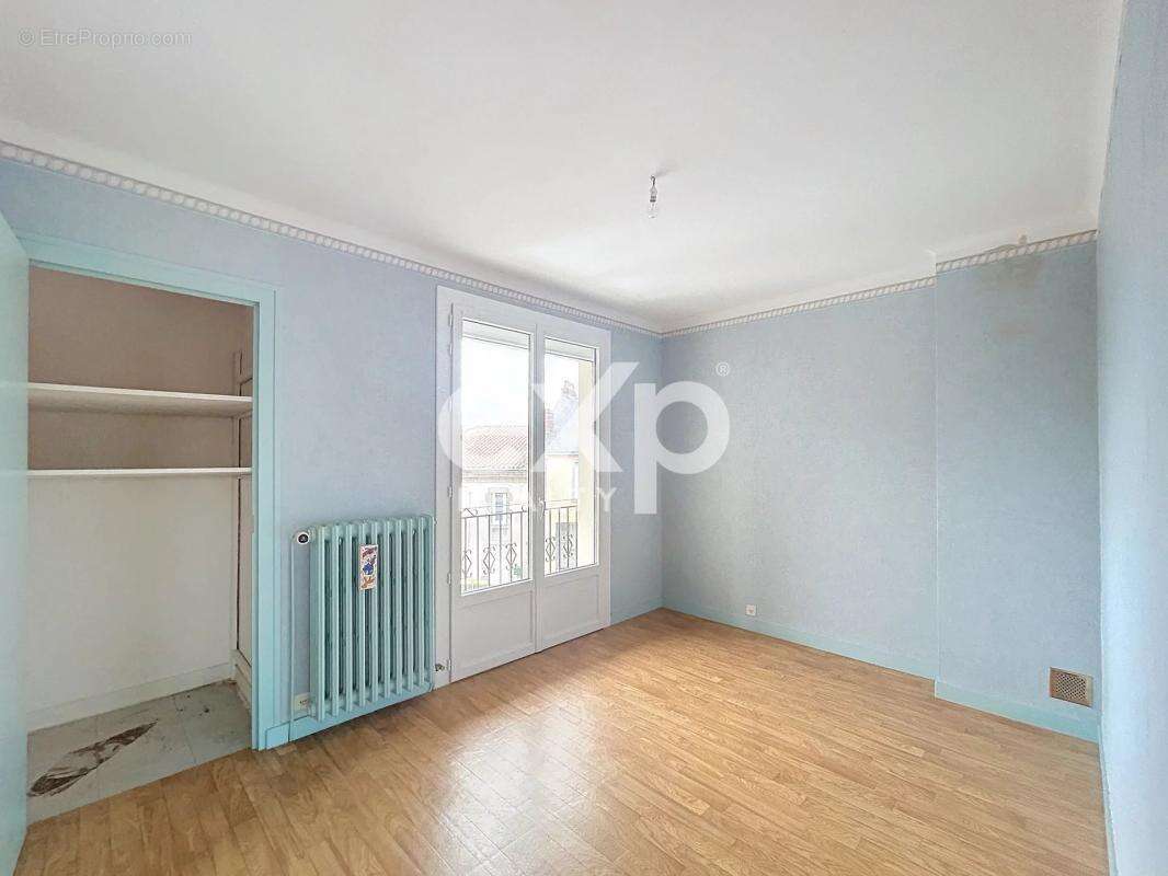 Maison à SAINT-MACAIRE-EN-MAUGES