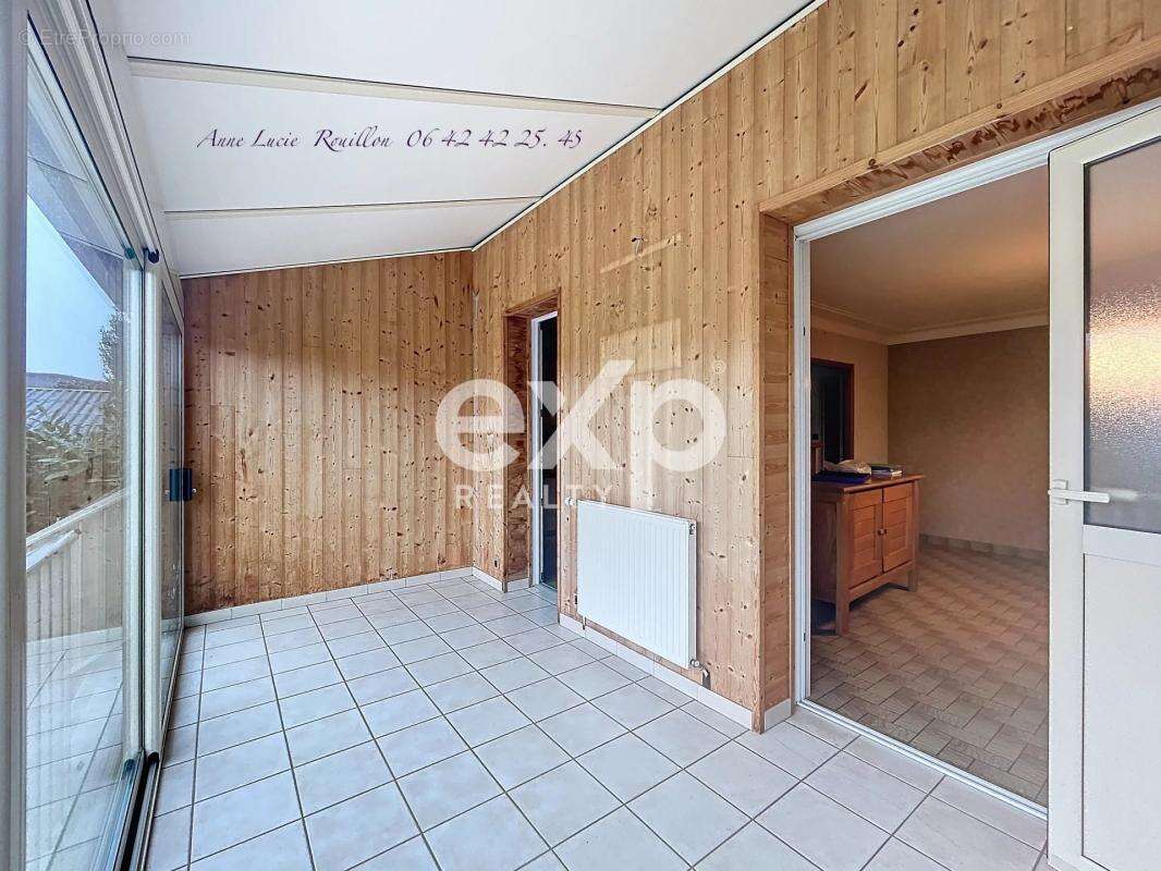 Maison à SAINT-MACAIRE-EN-MAUGES