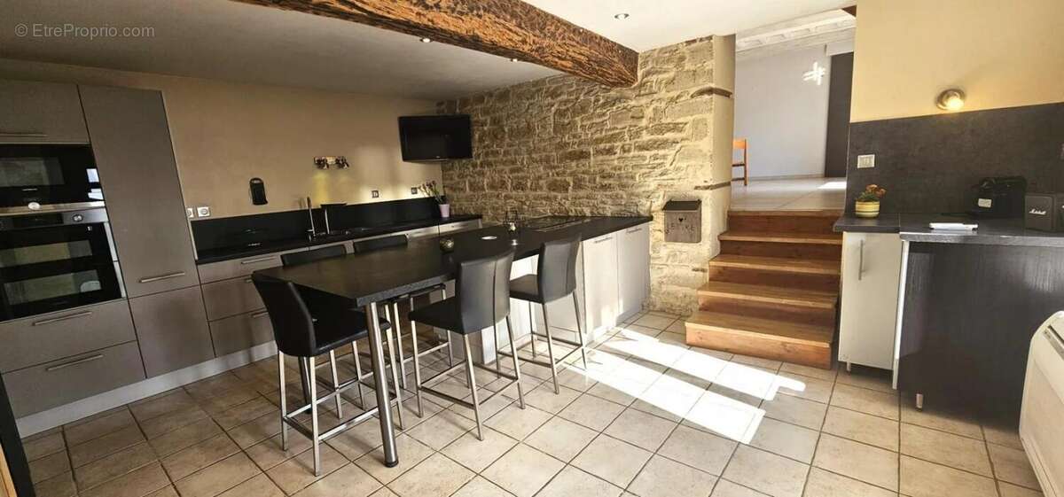 Maison à SAINT-MARTIN-DU-MONT