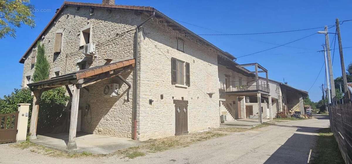 Maison à SAINT-MARTIN-DU-MONT