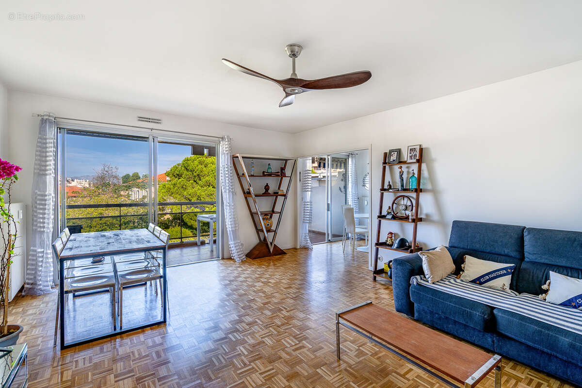 Appartement à MARSEILLE-8E