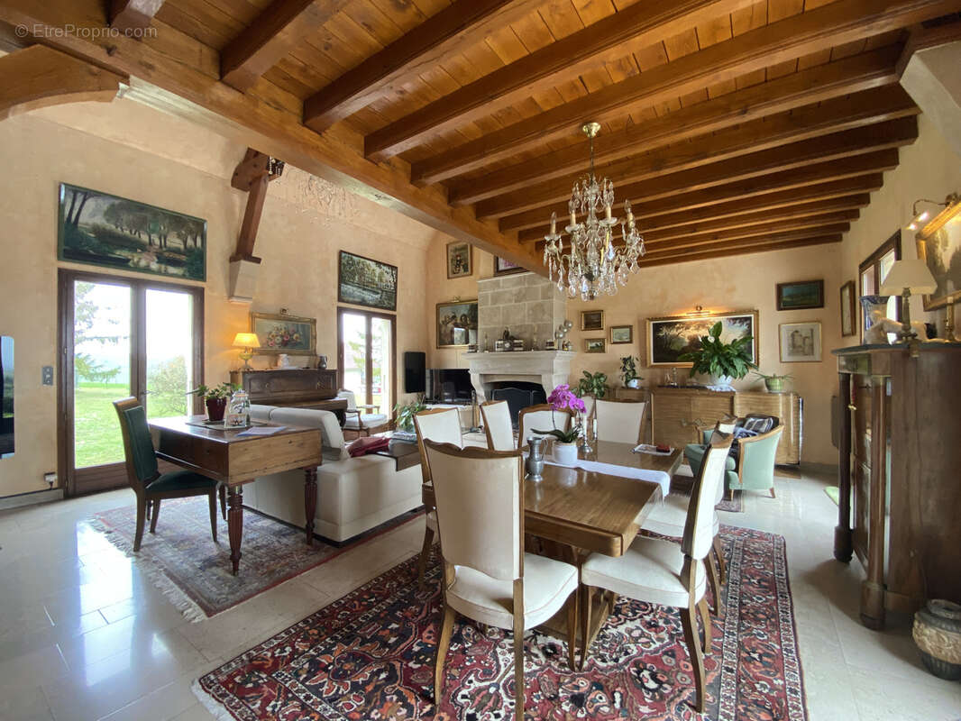 Maison à SAINTE-SAVINE