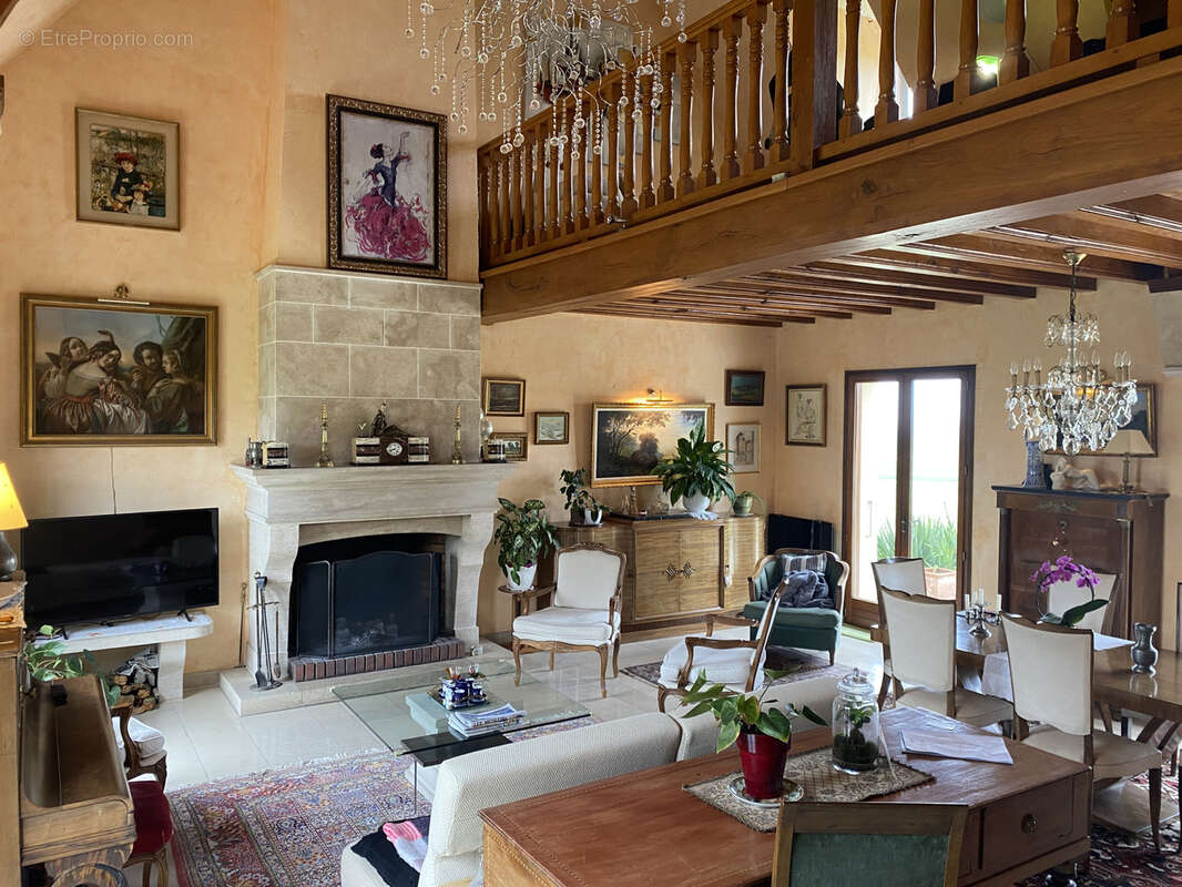 Maison à SAINTE-SAVINE