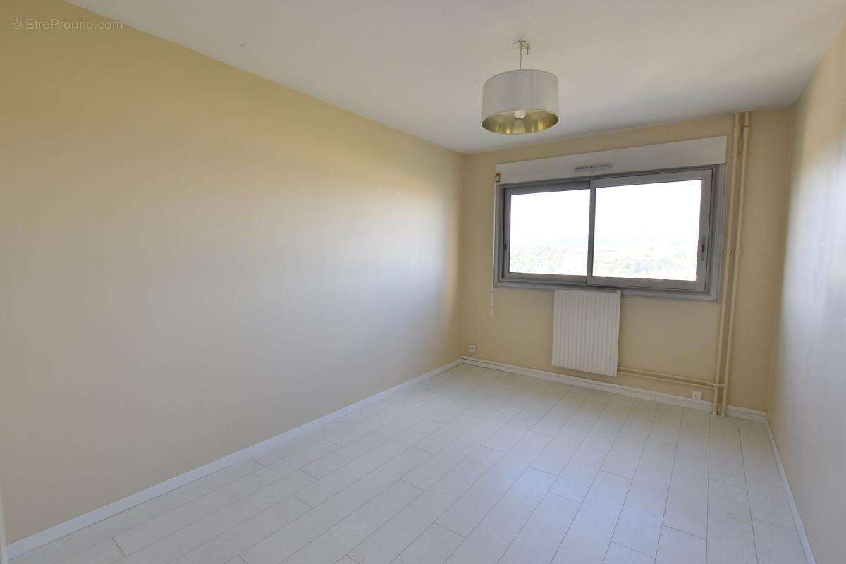 Appartement à TASSIN-LA-DEMI-LUNE