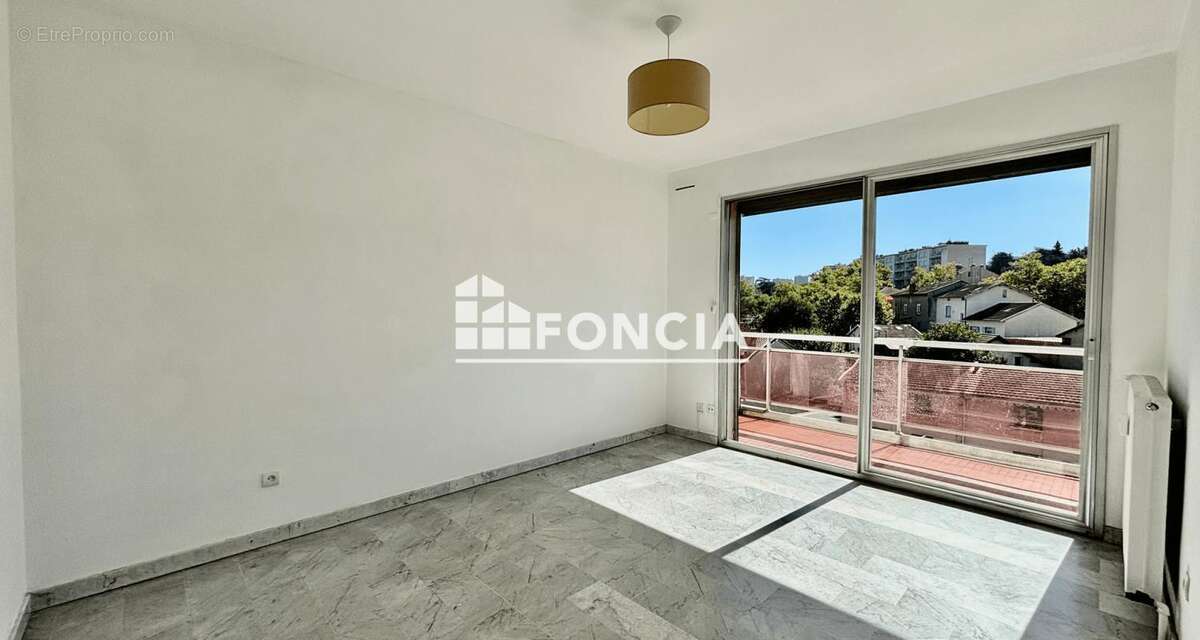 Appartement à TASSIN-LA-DEMI-LUNE