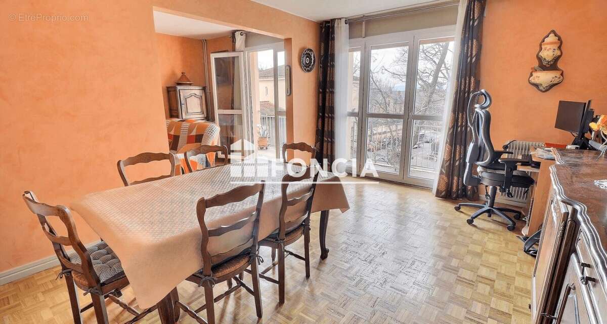 Appartement à SAINTE-FOY-LES-LYON