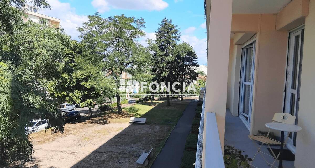 Appartement à SAINTE-FOY-LES-LYON