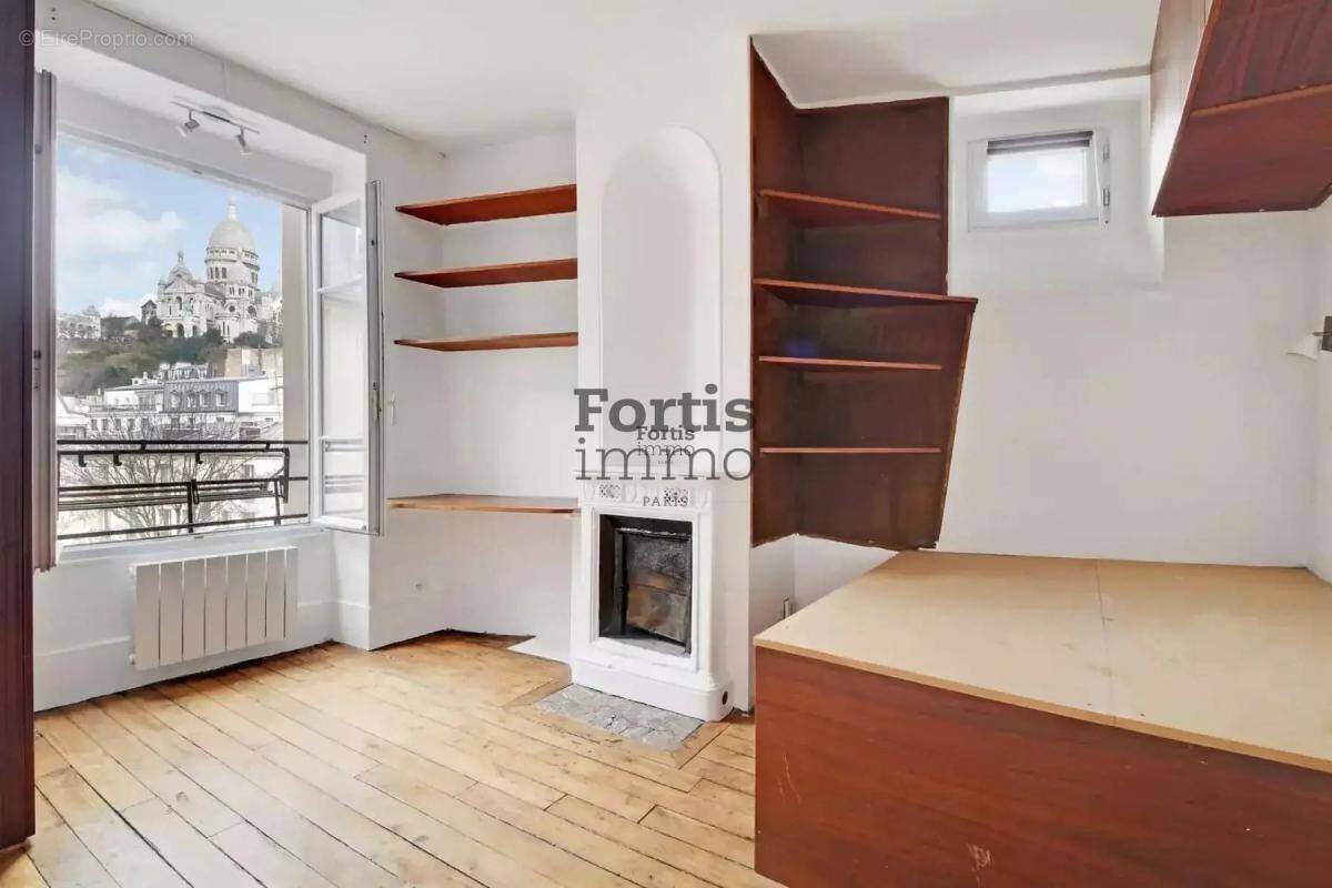 Appartement à PARIS-18E