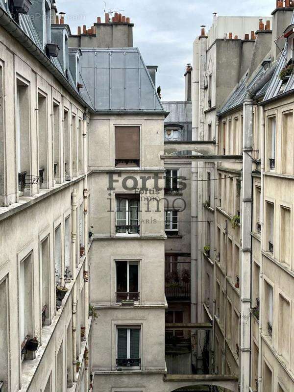 Appartement à PARIS-18E