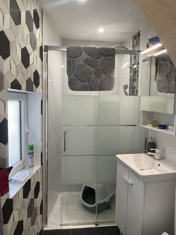 Maison à MONTS-SUR-GUESNES