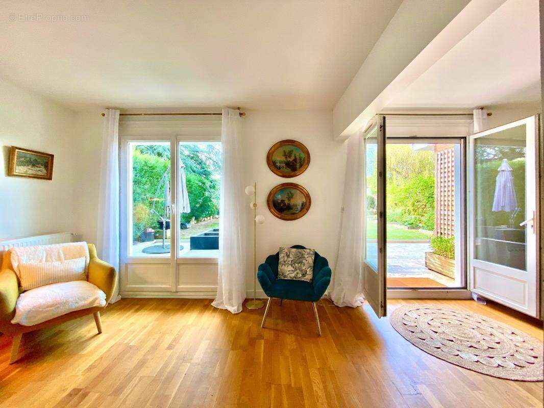 Maison à LES LOGES-EN-JOSAS