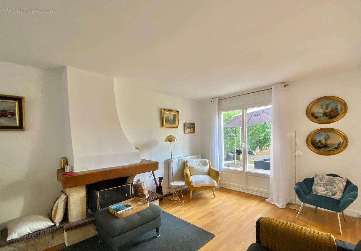 Maison à LES LOGES-EN-JOSAS