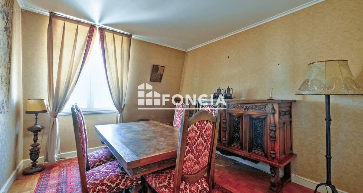 Appartement à VERSAILLES