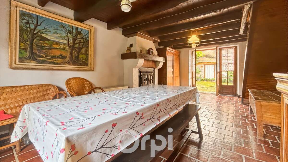 Maison à SAINT-LAURENT-LES-EGLISES