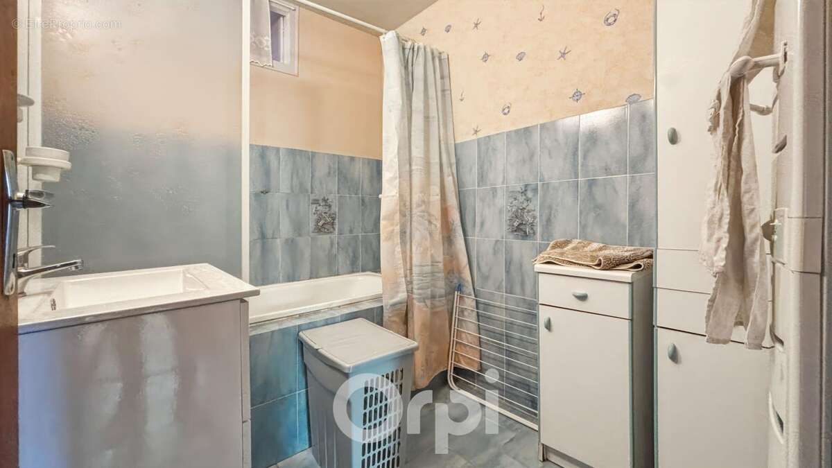 Maison à SAINT-LAURENT-LES-EGLISES