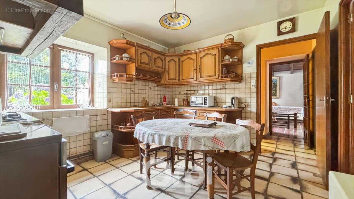 Maison à SAINT-LAURENT-LES-EGLISES