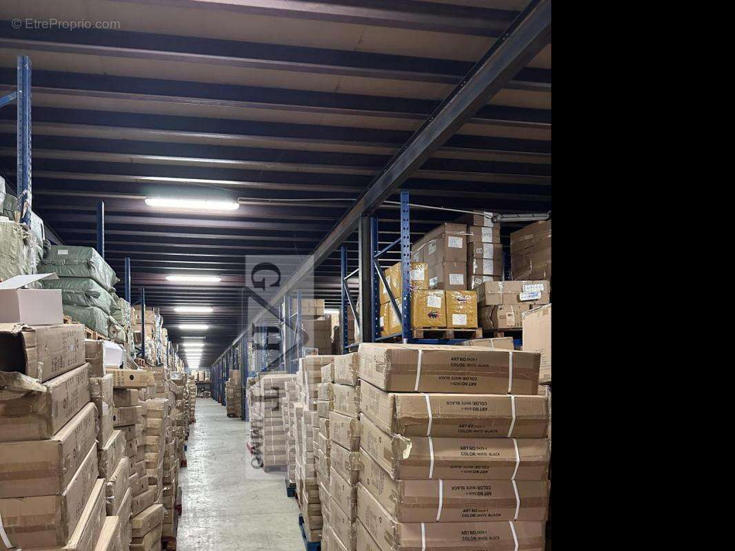 Commerce à VILLETANEUSE