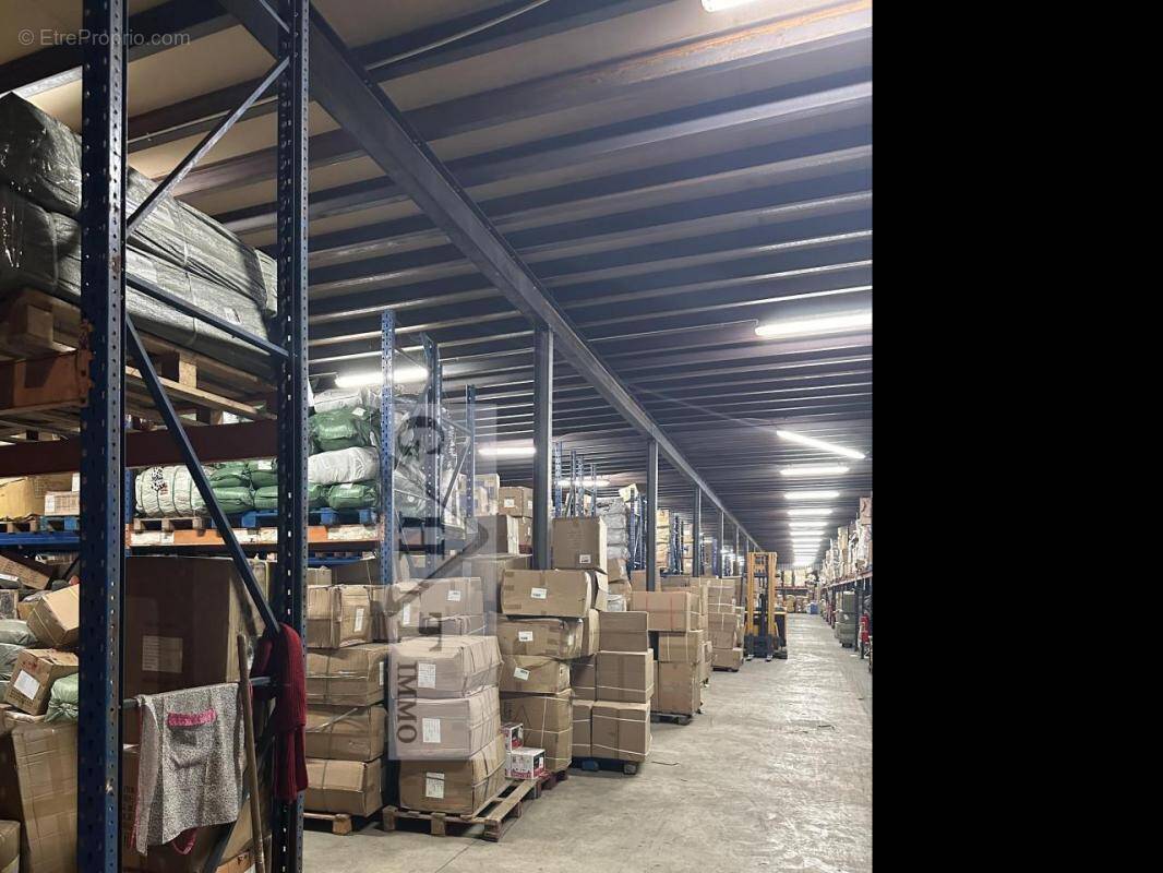 Commerce à VILLETANEUSE