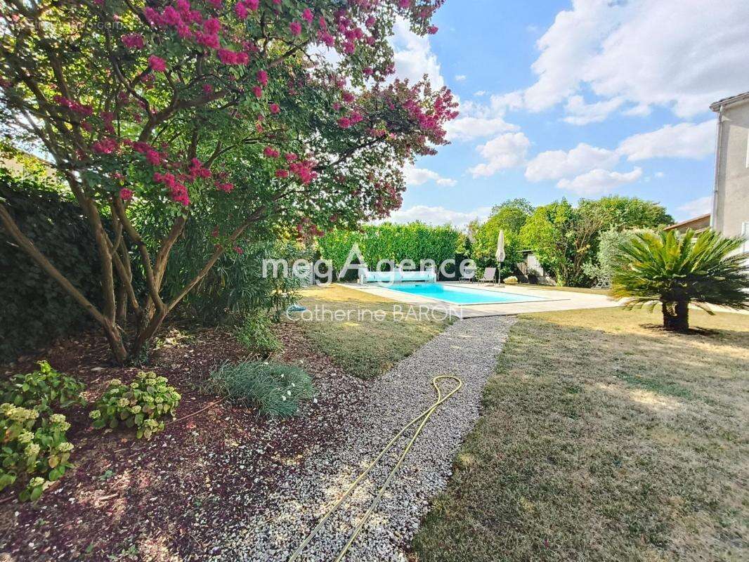Maison à BEAUVAIS-SUR-MATHA