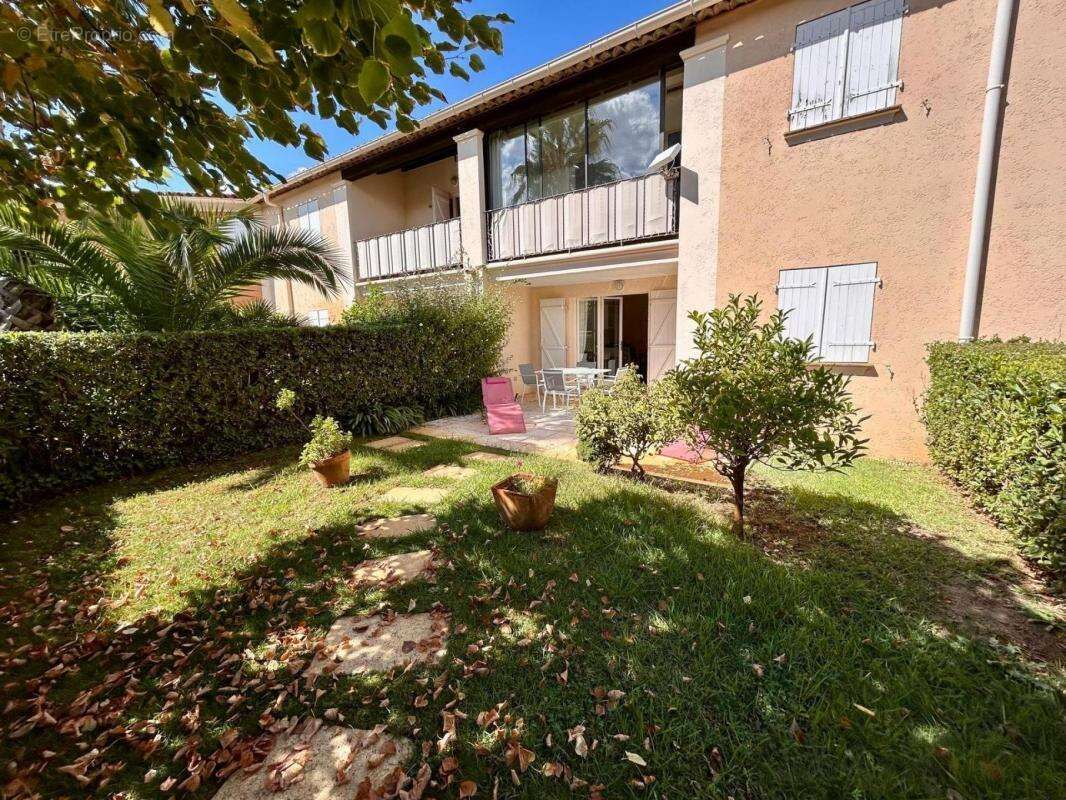 Appartement à COGOLIN