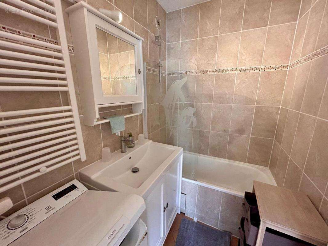 Appartement à COGOLIN