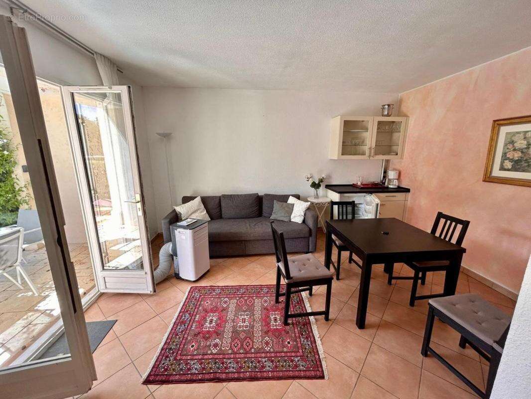 Appartement à COGOLIN