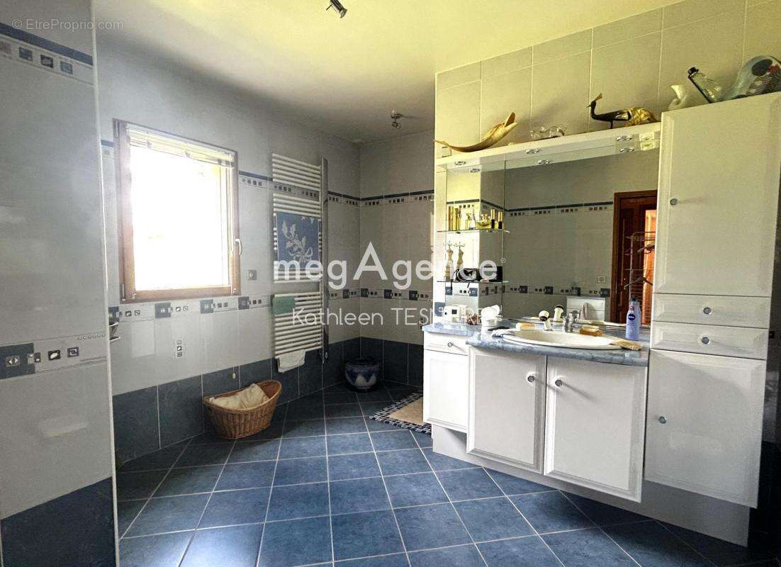 Maison à VILLEDIEU-LES-POELES