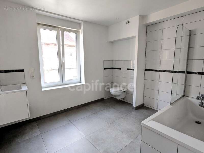 Maison à NEUVILLE-EN-FERRAIN