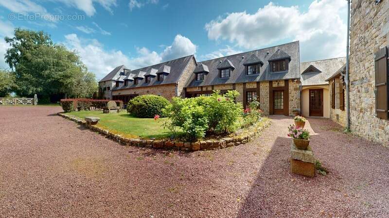 Maison à SAINTE-CECILE