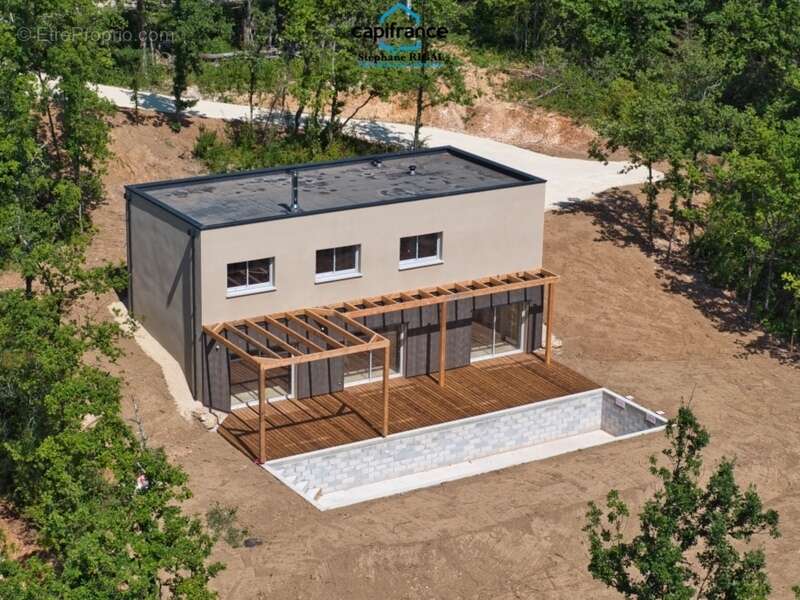 Maison à PUY-L&#039;EVEQUE