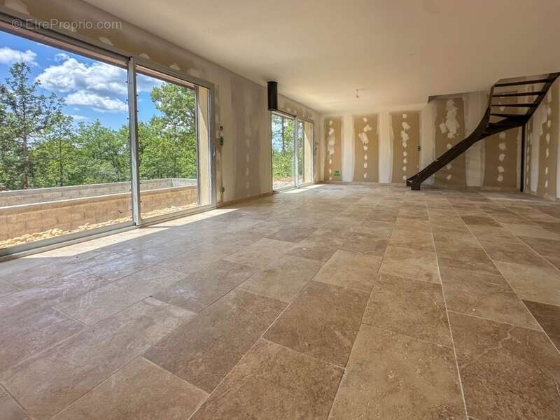 Maison à PUY-L&#039;EVEQUE