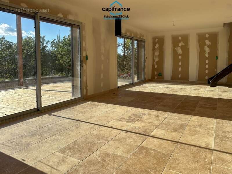 Maison à PUY-L&#039;EVEQUE