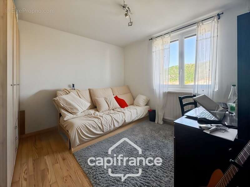 Maison à SAINT-JEAN-DE-MUZOLS