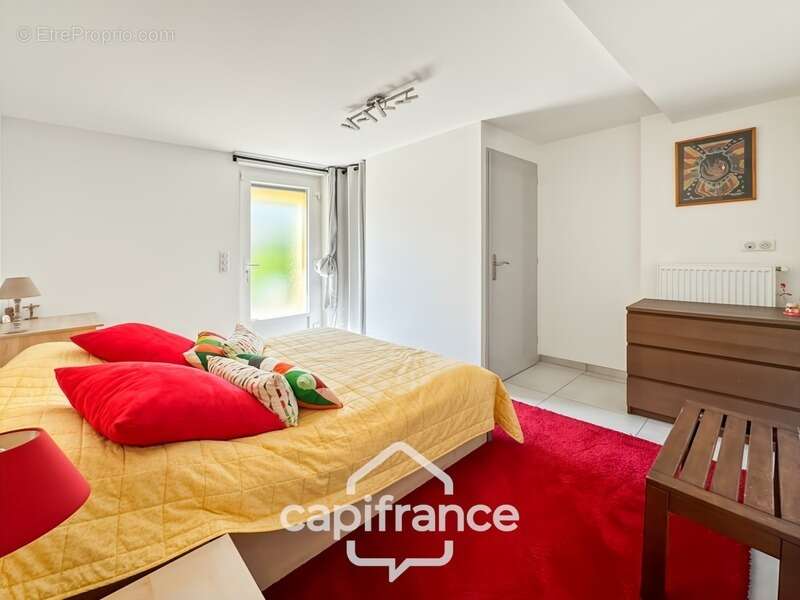 Maison à SAINT-JEAN-DE-MUZOLS