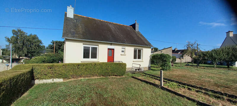 Maison à PLOUMAGOAR