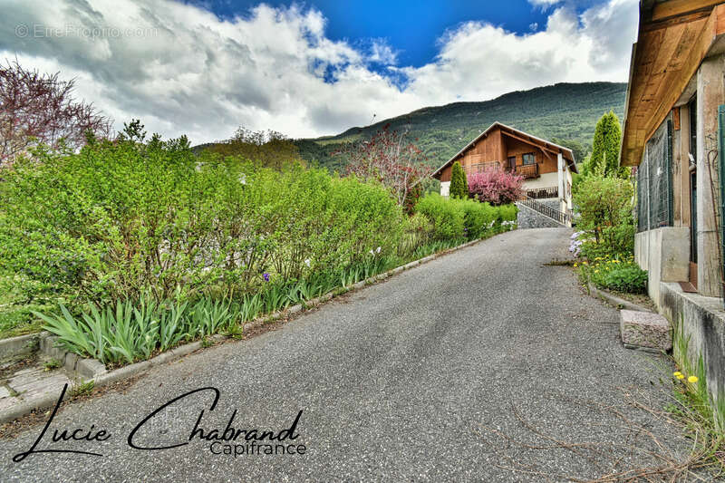 Maison à SAINT-CREPIN
