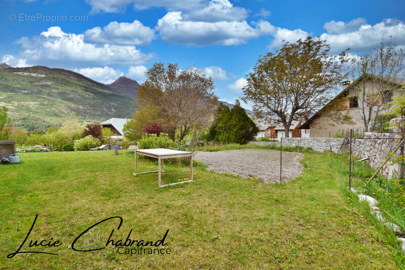 Maison à SAINT-CREPIN