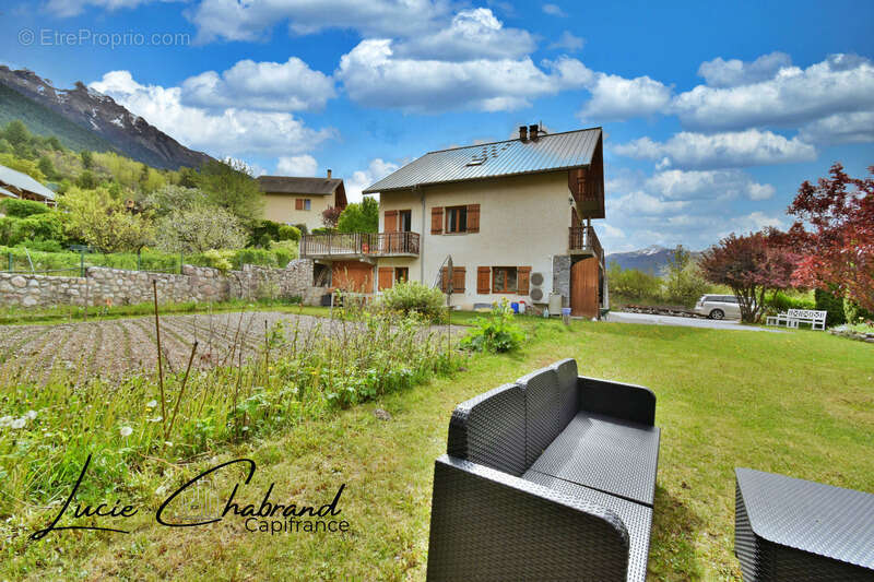Maison à SAINT-CREPIN