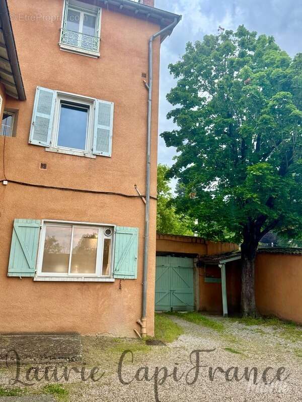 Appartement à RILLIEUX-LA-PAPE