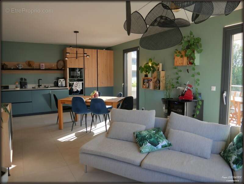 Appartement à PRINGY