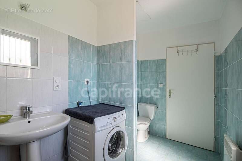 Maison à NOTRE-DAME-DE-SANILHAC