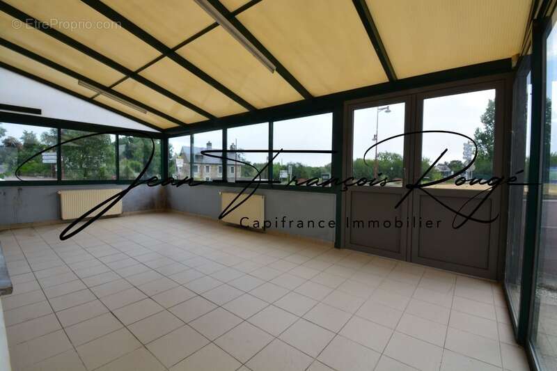 Commerce à QUETTREVILLE-SUR-SIENNE