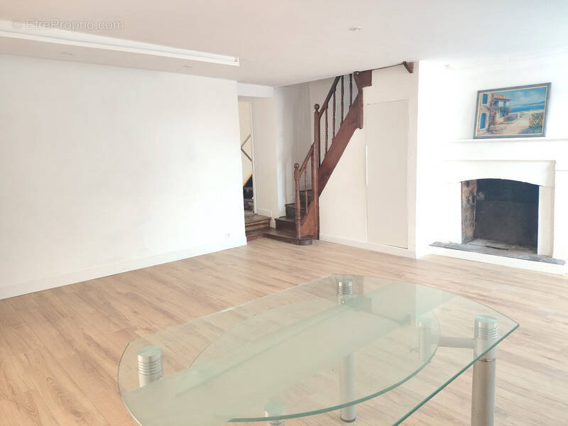 Maison à MORTAGNE-SUR-GIRONDE