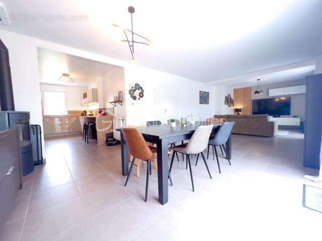 Maison à CHAUMES-EN-BRIE