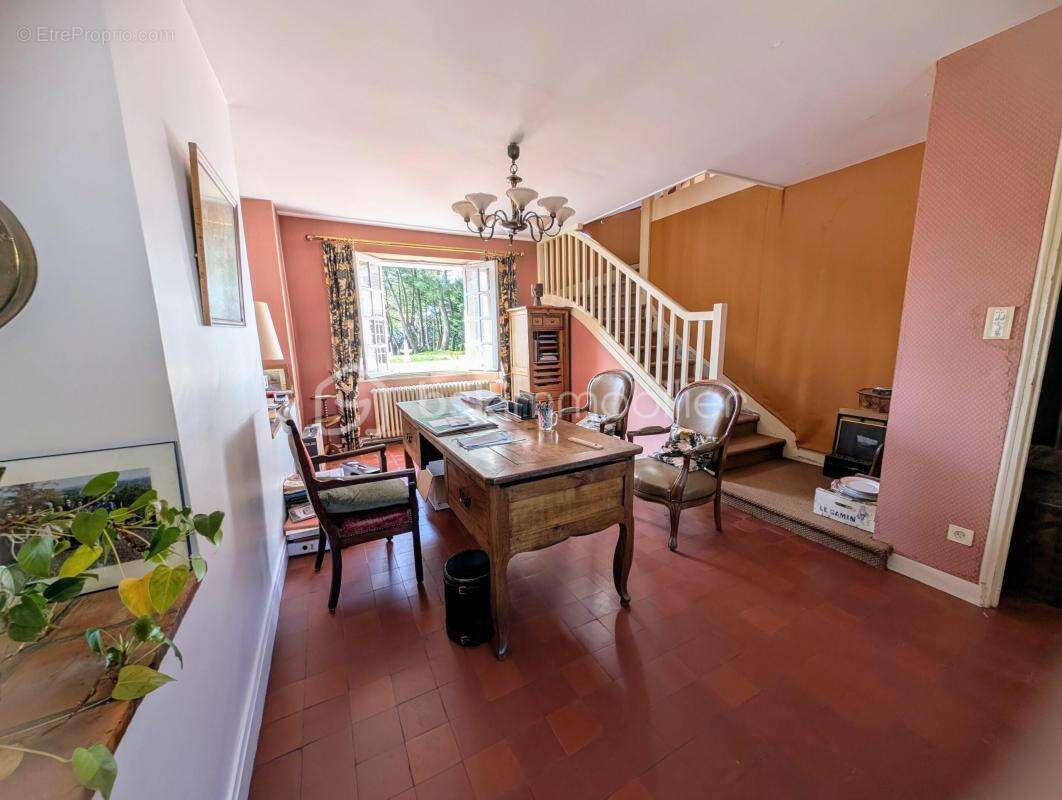 Maison à LA CHAPELLE-BASSE-MER