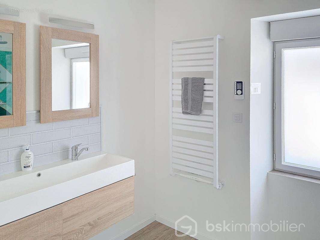 Maison à BELLEVILLE-SUR-VIE