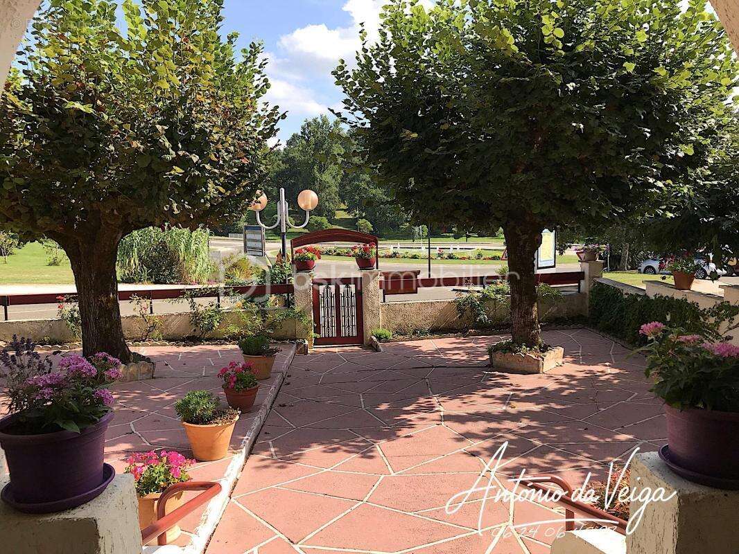 Commerce à CAZAUBON