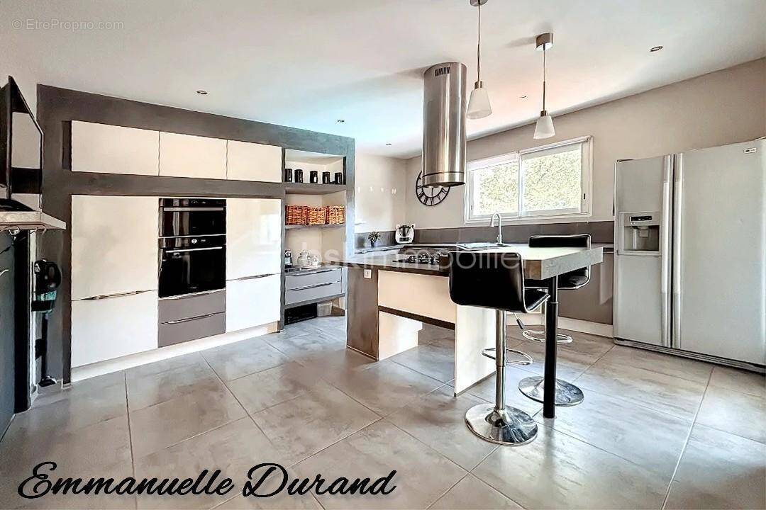 Maison à SUZE-LA-ROUSSE