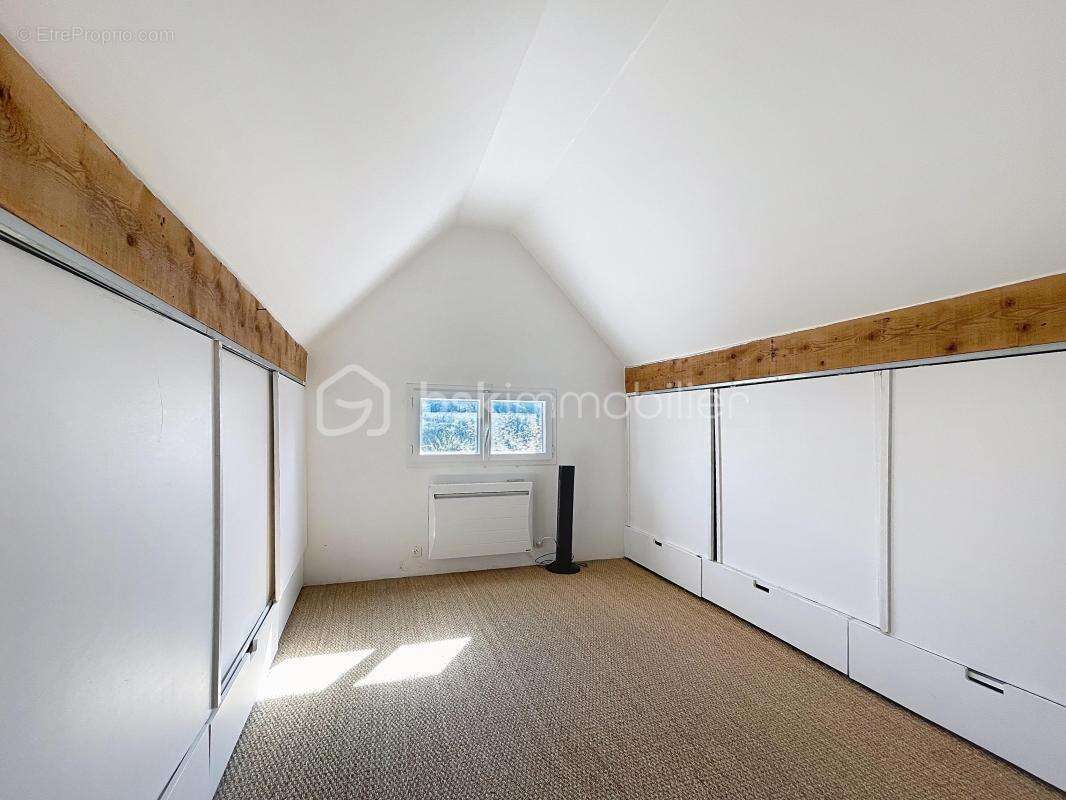 Maison à OZOIR-LA-FERRIERE